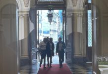 Con Adorni a su lado, Santilli juró como jefe de Gabinete: hubo fuerte presencia de gobernadores y dirigentes del PRO