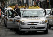 AUMENTAN UN 33% LA TARIFA DE TAXIS EN LA CAPITAL Y SE DESCARTA UNA TARIFA DIFERENCIADA