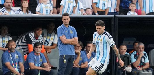 El cambio obligado que realizará Scaloni para cuidar a uno de los jugadores tocados en el próximo partido de Argentina en el Mundial
