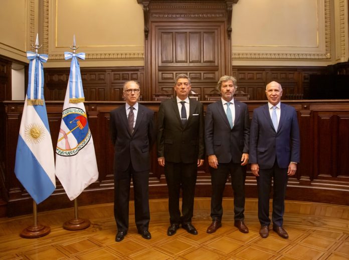 El Gobierno oficializó los cambios en el proceso de selección de jueces de la Corte Suprema y otras autoridades