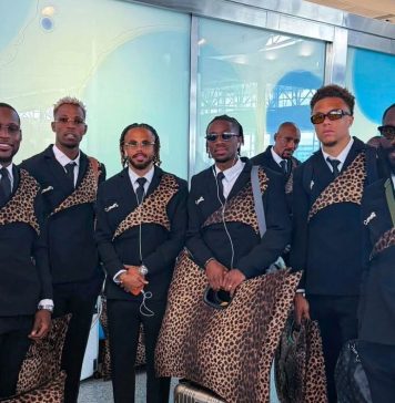 El motivo detrás del “broche de leopardo” en los particulares trajes del seleccionado del Congo para arribar al Mundial