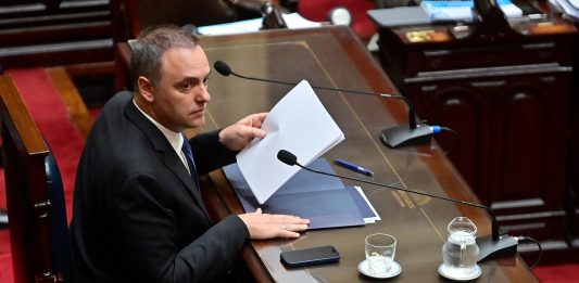 El peronismo en el Senado apura una sesión única para interpelar y votar la destitución de Adorni