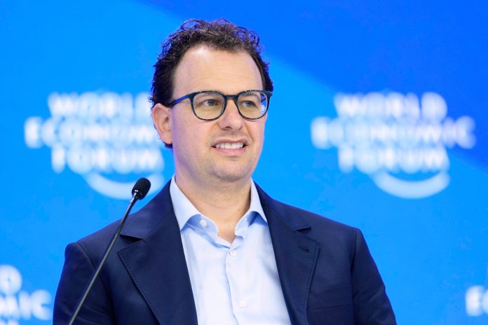 El problema no es la inteligencia artificial, sino quién entiende antes el conflicto