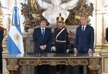 Javier Milei y Diego Santilli están reunidos en Olivos y se define el sucesor de Adorni como Jefe de Gabinete