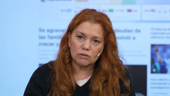 Karina Banfi: “Adorni ha roto el canal clave que es la confianza entre poderes”