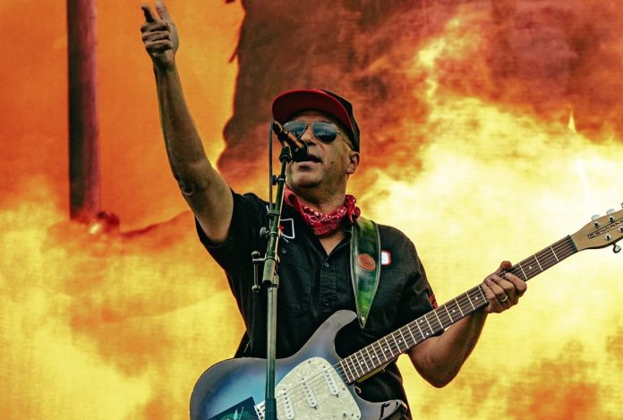 La banda que Tom Morello define como una de las mejores de la historia y en la que terminó tocando