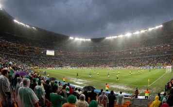 Los beneficios poco conocidos para la salud de ver deportes, según expertos