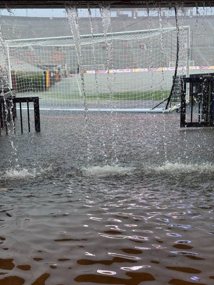 Los impactantes videos de la tormenta en Alabama que puso en riesgo el partido entre Argentina e Islandia