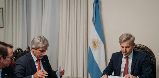 Luis Caputo y Rogelio Frigerio impulsan un nuevo pacto fiscal entre Nación y las provincias