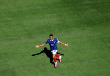 Mbappé, estelar: los dos récords que rompió con sus golazos ante Senegal en el inicio del Mundial y la corona que disputa con Messi