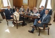 Negociaciones finales entre Karina Milei y Caputo por el esquema de comunicación que estrenará el Gobierno
