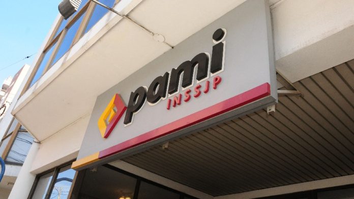 Prestadores del PAMI suspendieron nuevos turnos y advirtieron que podrían profundizar las medidas por el atraso en los pagos