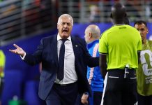 “Temo que el fútbol pierda su esencia”: el enfado de Gustavo Alfaro tras la expulsión de Miguel Almirón por taparse la boca