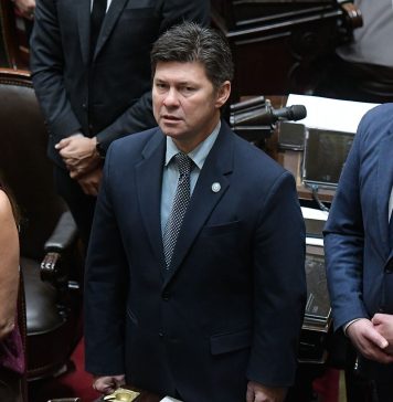 Un diputado libertario habló del caso Adorni: “Solo pondría las manos en el fuego por el Presidente”