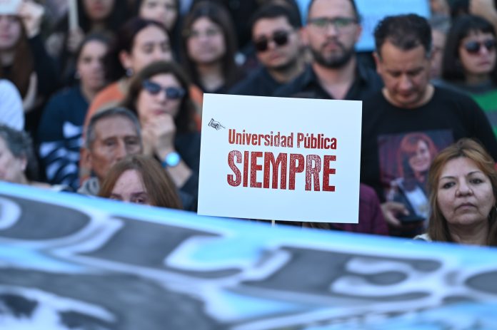 Universidades y Gobierno acercan posiciones por los fondos, pero la disputa judicial frena el acuerdo