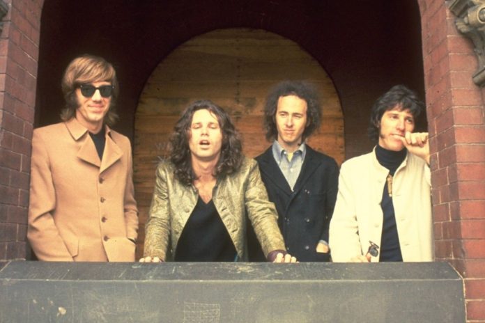 3 poemas que inspiraron «Peace Frog» de The Doors