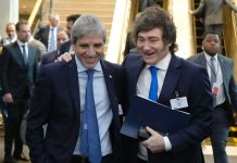 El Gobierno festeja la inflación, pero atiende encuestas que lo ponen al límite con la oposición