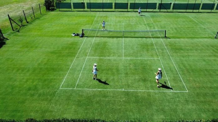 El Hurlingham Club, la joya de 1888 que mantiene viva la tradición del césped en el tenis argentino