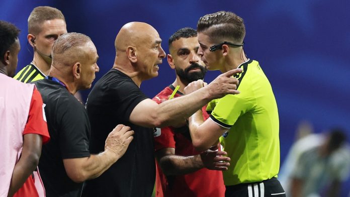 “El partido estuvo arreglado”: las duras acusaciones del técnico de Egipto contra Argentina y la FIFA tras la eliminación del Mundial