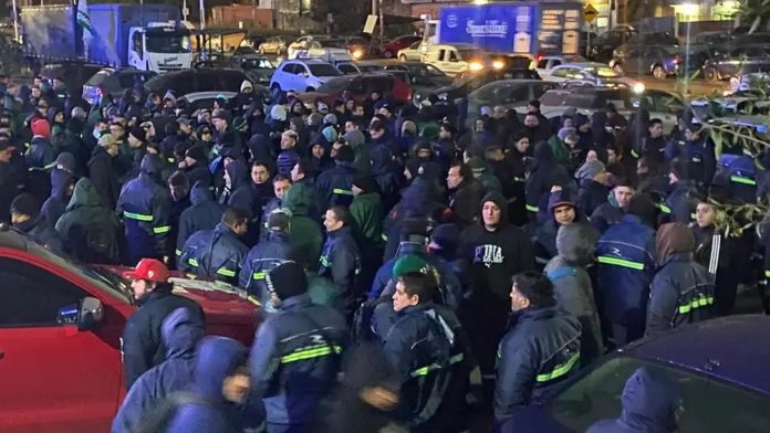 El Sindicato de Camioneros está en pie de guerra por 220 despedidos en una empresa: uno es el hijo menor de Hugo Moyano