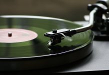 La canción de 1951 con la que Les Paul y Mary Ford revolucionaron la grabación musical