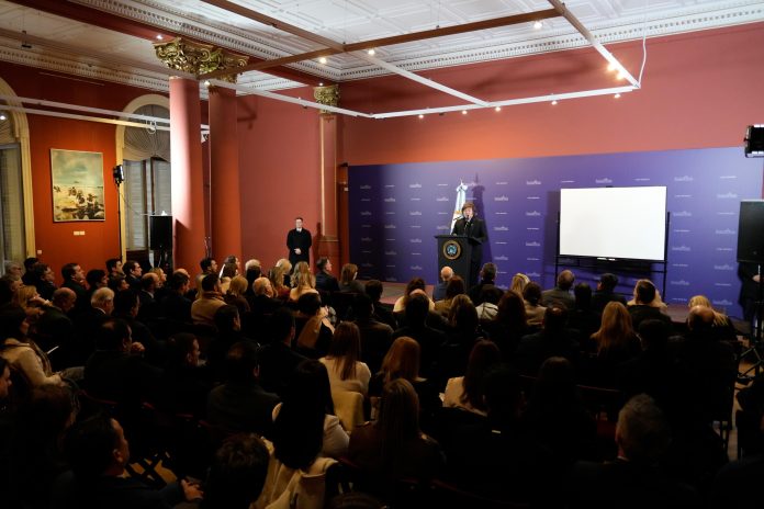Milei evalúa blindar al INDEC en el proyecto de ley que reforma la Carta Orgánica del Banco Central