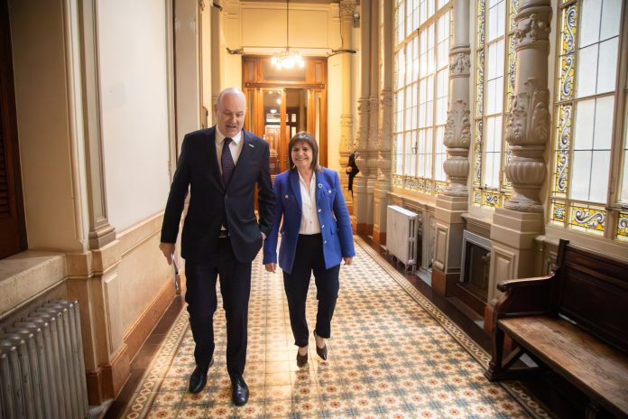 Optimismo en la Casa Rosada por la reunión clave entre Bullrich y Sturzenegger que intentará cerrar el proyecto de Propiedad Privada