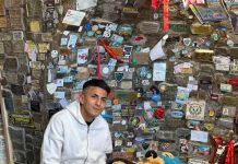 Thiago Almada visitó a la Difunta Correa y San Expedito en San Juan para cumplir una promesa