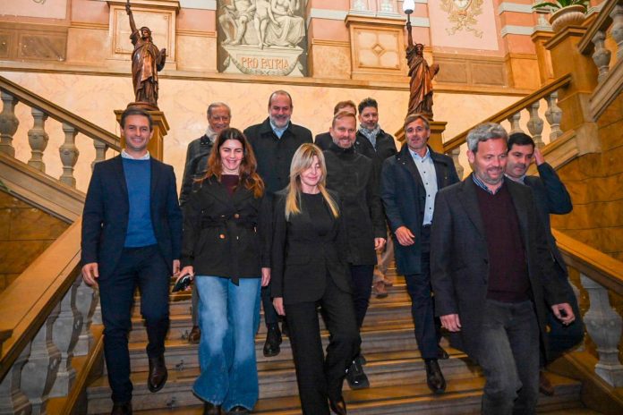 Un grupo de intendentes lanza un operativo para sumar nombres y tener peso en la discusión electoral
