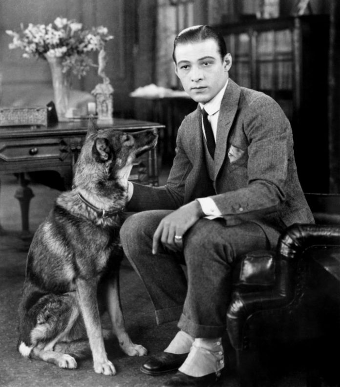 A 100 años de la muerte de Rodolfo Valentino: el galán del cine mudo al que le bastaron siete películas para conquistar a Hollywood