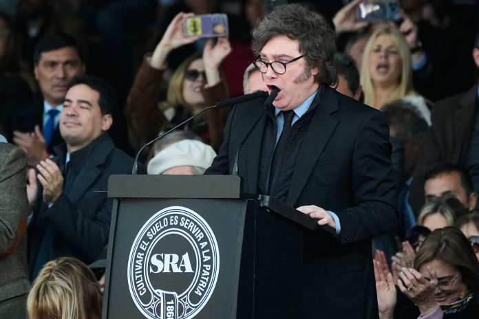 A quince meses de las elecciones, Milei abrió la campaña: discurso repetido y toque nacionalista