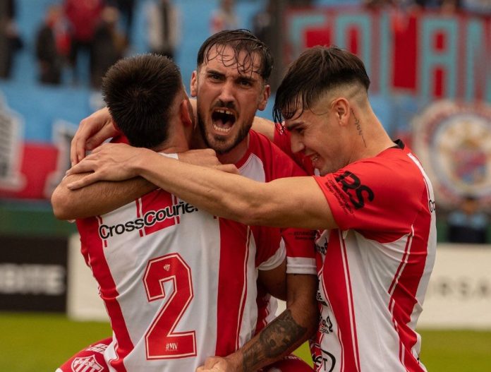 Batalla campal en el ascenso: los jugadores de Arsenal y Talleres de Remedios de Escalada terminaron a las trompadas