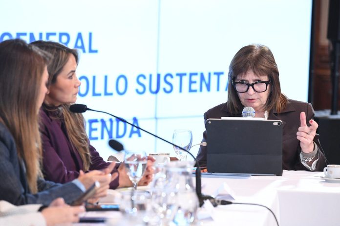Bullrich anunció cambios a la iniciativa de Sturzenegger sobre Sociedades para garantizar el apoyo de aliados