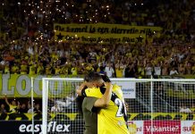 Decidió jugar días después de la muerte de su hija y el público lo cobijó con un homenaje emocionante: “El cielo tiene una estrellita más”