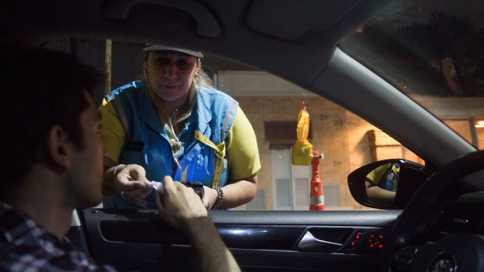 Doble fila, estacionamiento y acarreo: las nuevas medidas de la Ciudad de Buenos Aires para ordenar el tránsito