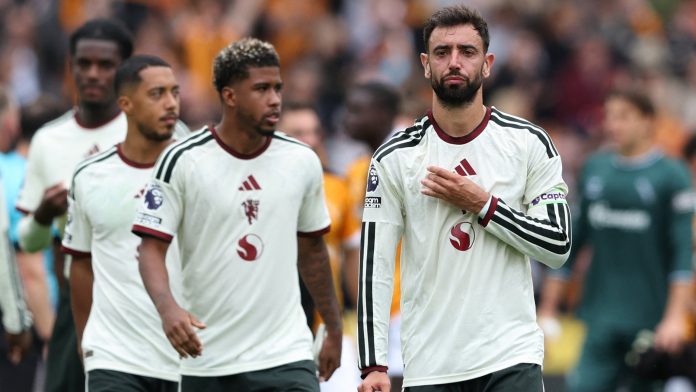 El cambio que deberá hacer Manchester United en su camiseta debido a una regla de la Premier League