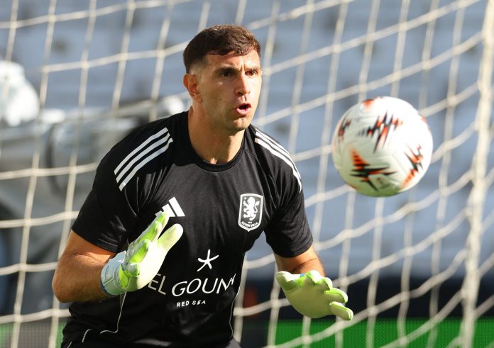 El Dibu Martínez acordó de palabra su llegada al Chelsea: los números de la operación