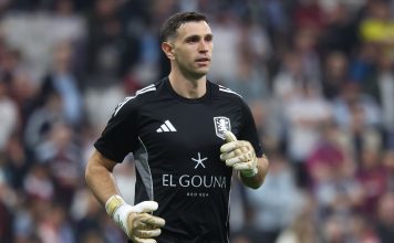 El DT del Aston Villa reveló la frase que le dijo Dibu Martínez en medio de las especulaciones sobre su futuro