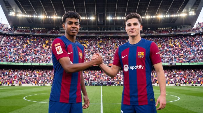 El gesto de Lamine Yamal con Julián Álvarez a la espera de la “oferta definitiva” del Barcelona para contratarlo