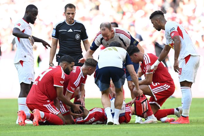 El momento en el que Jamal Musiala se desplomó tras anotar un gol para el Bayern Múnich: qué fue lo que le pasó