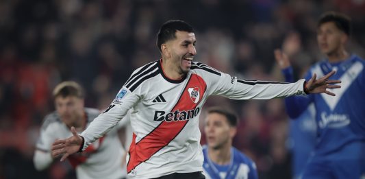 Enganche preciso y definición quirúrgica dentro del área: el golazo de Ángel Correa con el que River se puso en ventaja ante Vélez