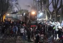 Iba a convertirse en chatarra, pero la salvaron: la increíble historia de la locomotora centenaria que volvió a rodar tras 22 años de trabajo