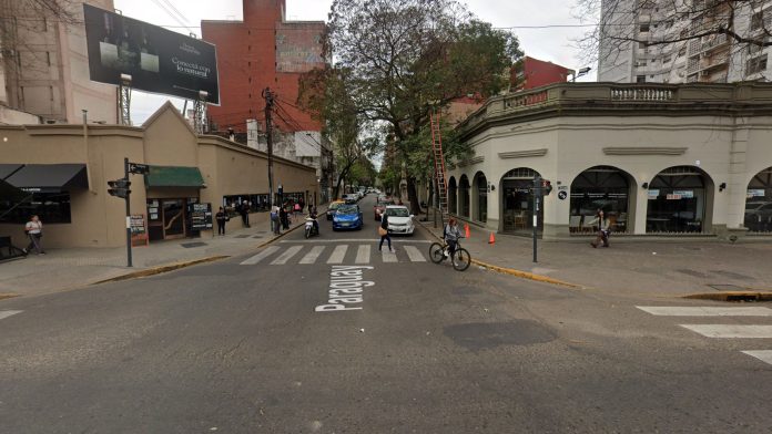 Intento de femicidio en Rosario: atacó a puñaladas a su novia de 18 años y luego trató de quitarse la vida