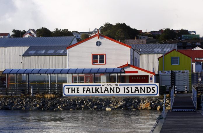 Islas Malvinas: un funcionario de Milei rechazó los festejos británicos por el “Falklands Day”