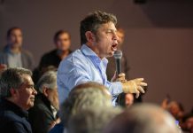 Kicillof visitó Chaco en tono de campaña y criticó a Milei: “Que vaya a estudiar economía de nuevo”