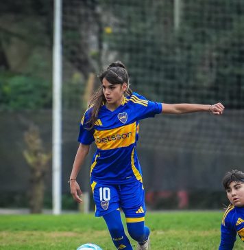 La historia de Alma Almaraz, la jugadora de 16 años que juega en Boca Juniors y se hizo viral por su habilidad