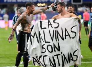 La sanción que recibió la selección argentina por mostrar la bandera de “Las Malvinas son Argentinas” ante Inglaterra en el Mundial