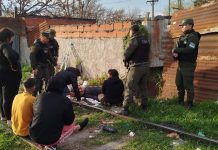 Lo encontraron muerto en la vías del tren, creyeron que había sido atropellado, pero ahora investigan un presunto homicidio