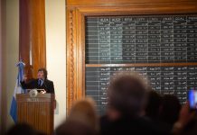 Milei prepara dos discursos clave para explicar la marcha de la economía y admite la necesidad de una recuperación
