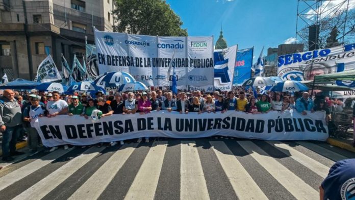 Se reabre el conflicto universitario: los gremios docentes realizarán un paro y reclaman por el financiamiento